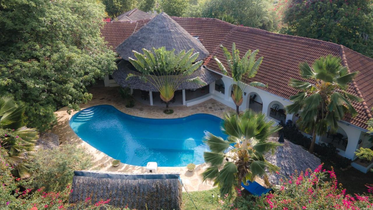 디아니 해변 Zarafa House B&B 외부 사진