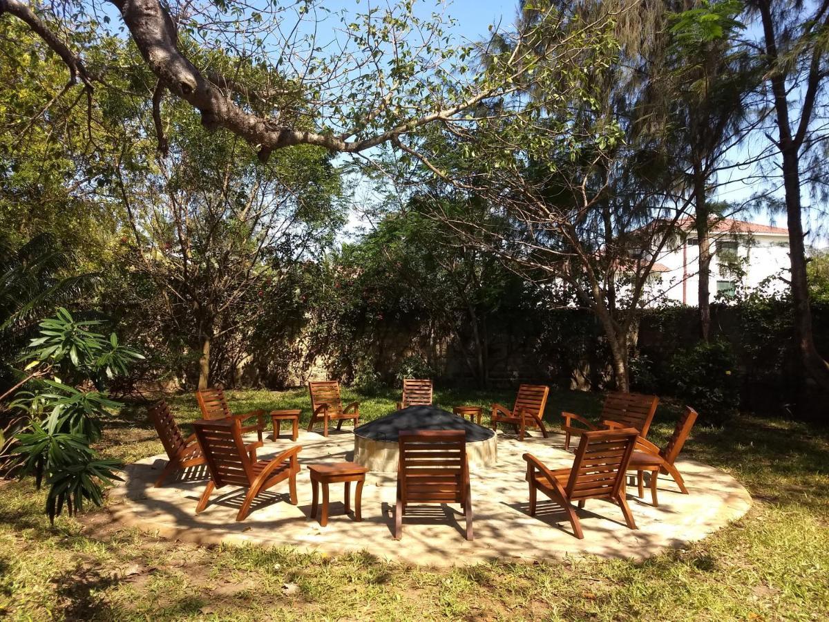 디아니 해변 Zarafa House B&B 외부 사진