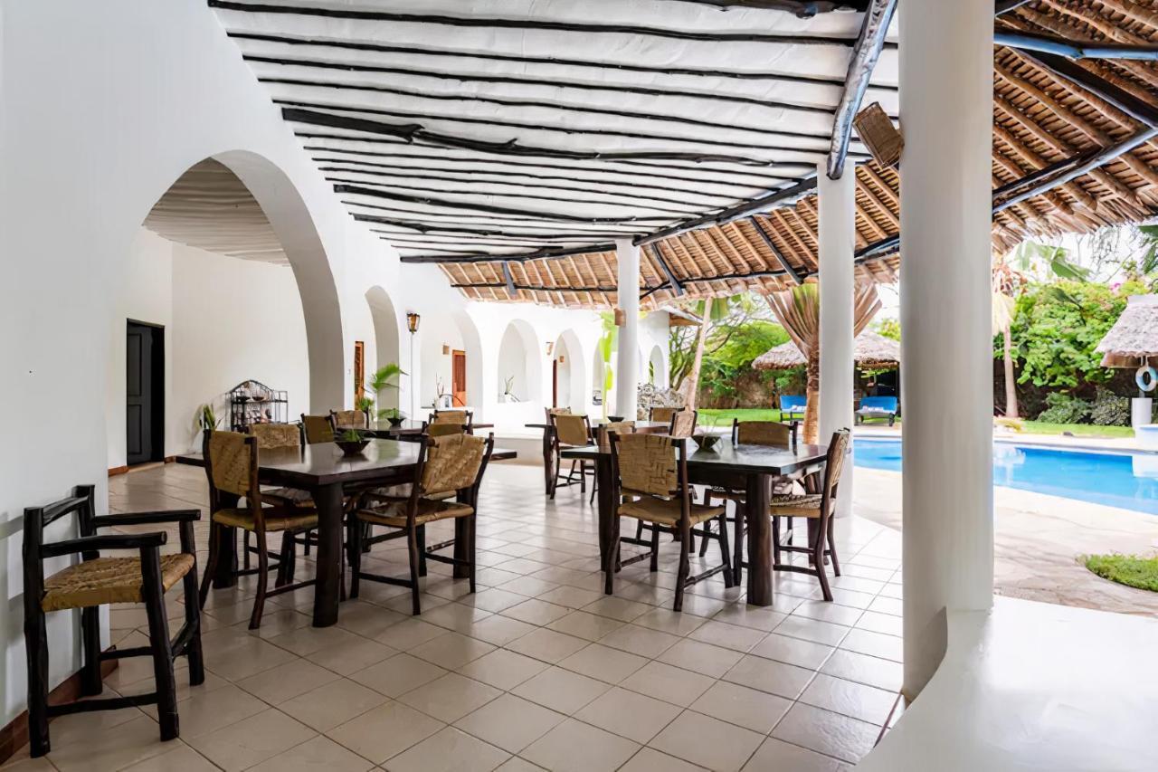 디아니 해변 Zarafa House B&B 외부 사진